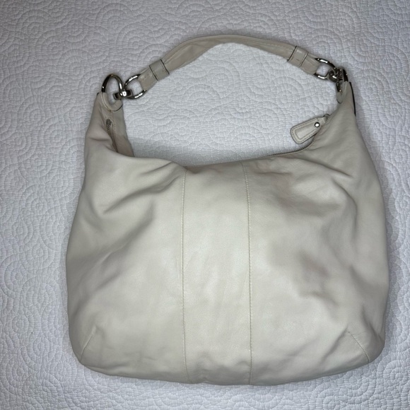 Coach Cream Leather Bag with Blue Lining - Picture 3 of 11